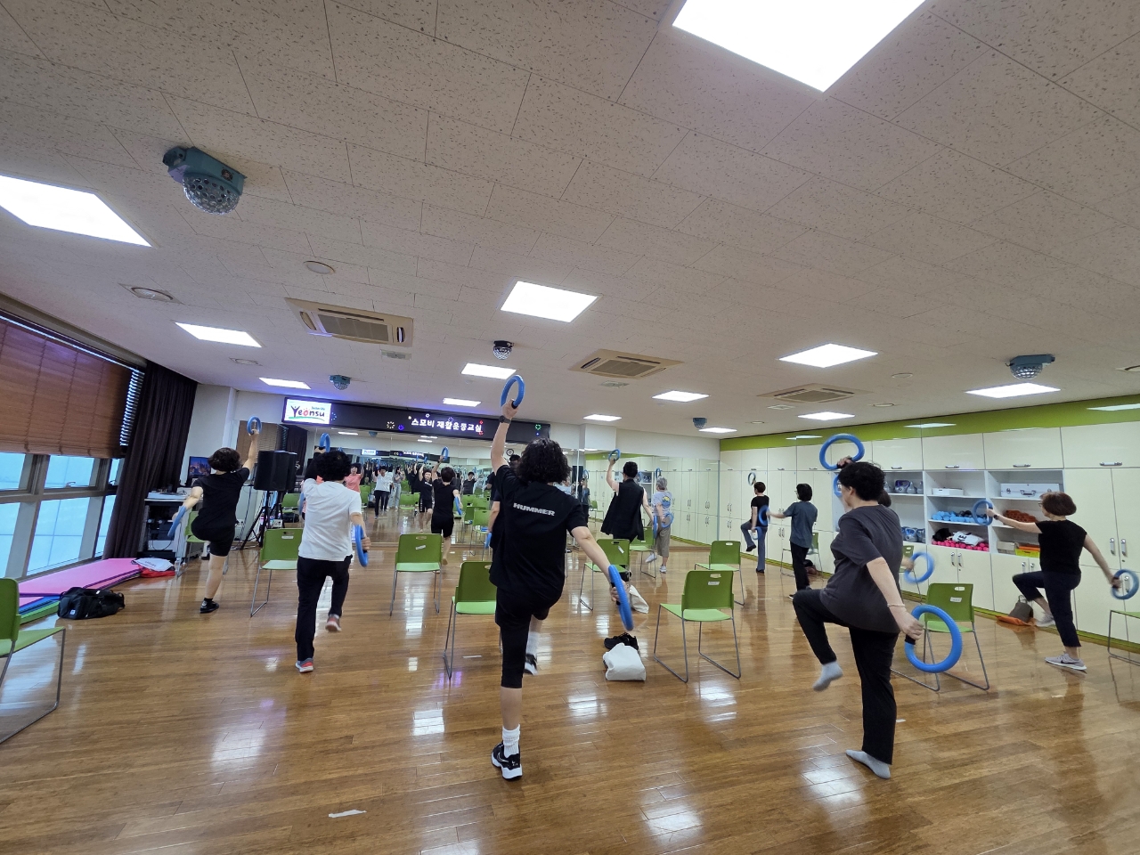 연수구 송도건강생활지원센터는 하반기부터 기존에 장애인 중심으로 운영하던 재활 운동 프로그램을 지역 주민을 대상으로 확대해 운영한다